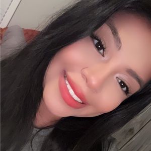 Meet your Posher, Ana